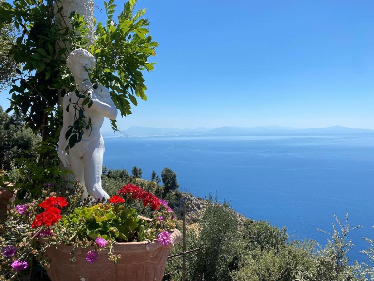 Miramare Couette-café 3*